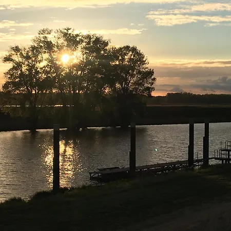 Storchenhaus Abbendorf - Mit Badestelle Im Dorf Rühstädt